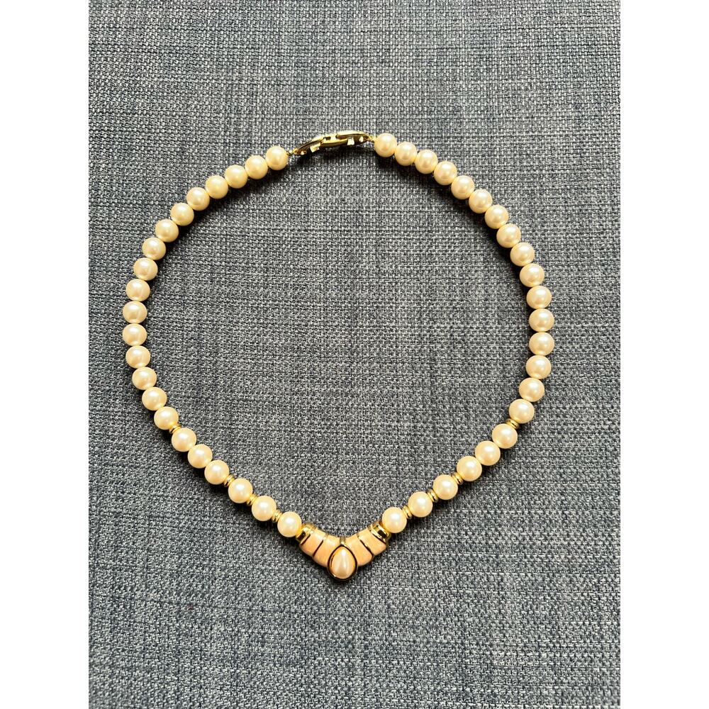 Vintage Napier Necklace Faux Pearls Marbled Peach Color Enamel Pendant Teardrop